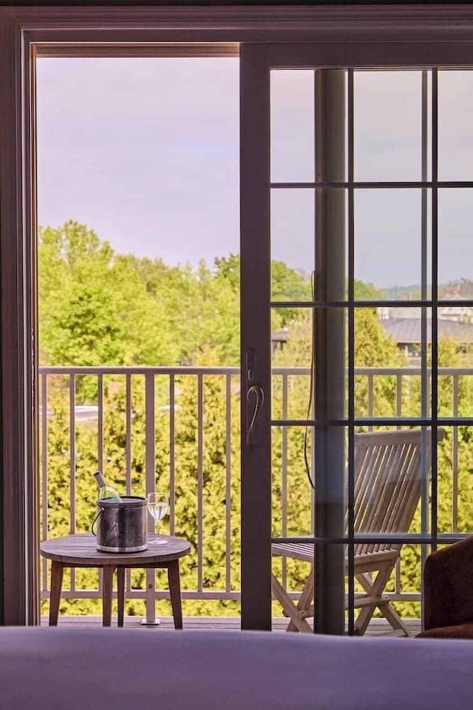The Harbor Front Inn