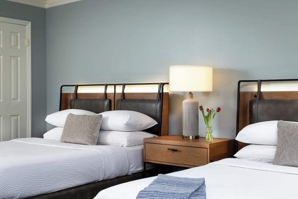 Meadowbrook Inn
