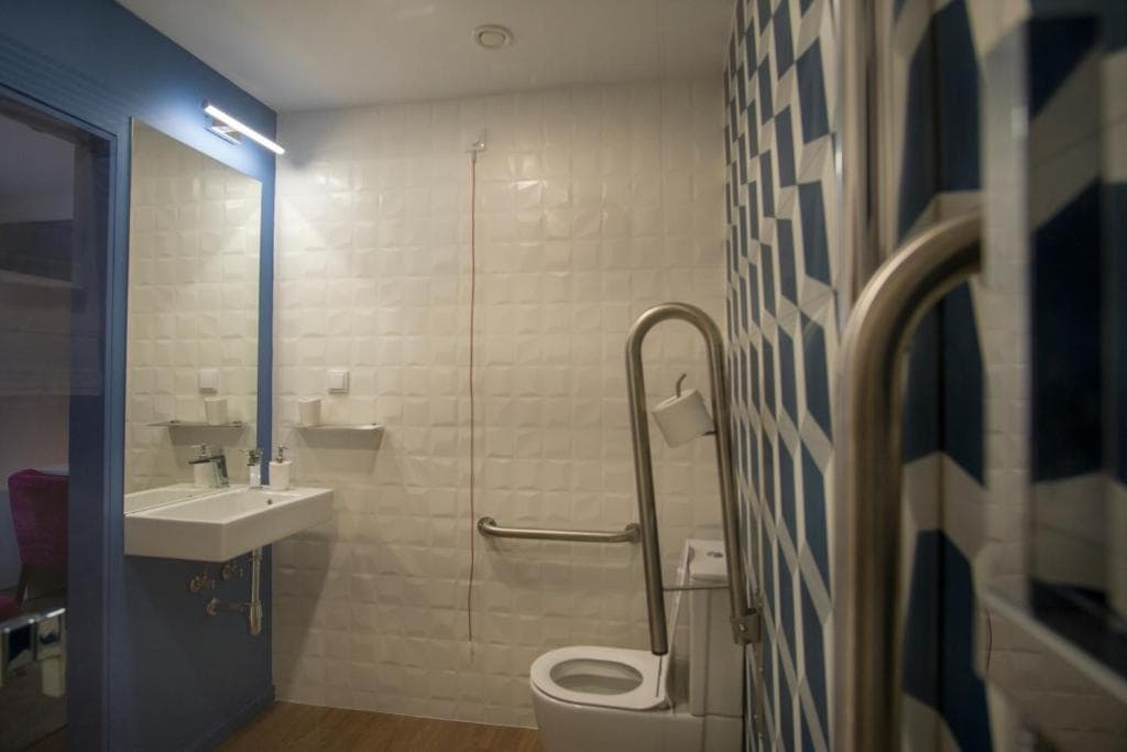 ZIGZAG HOSTEL