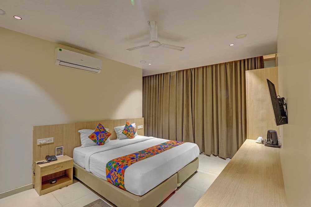 Fabhotel Blue Moon