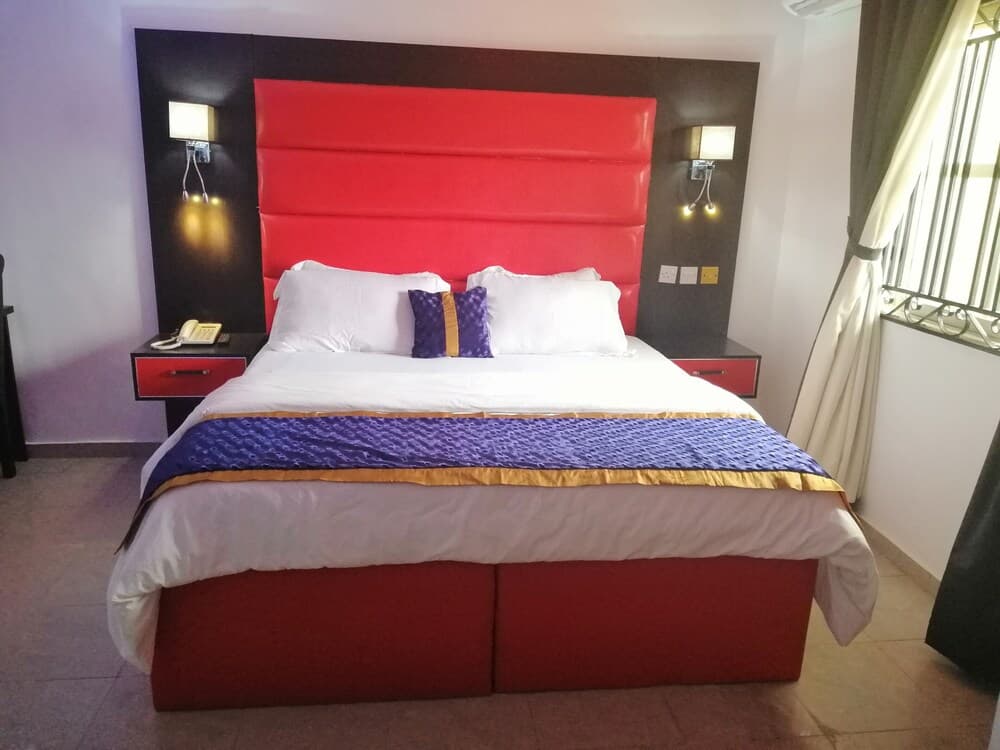 Chalon Suites