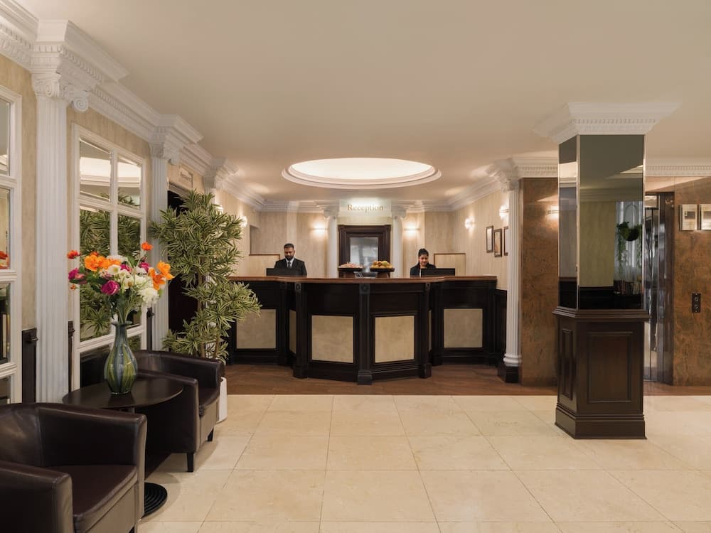 Royal Eagle Hotel
