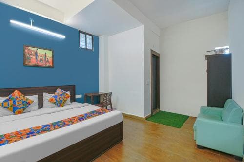 FabHotel Saket Inn