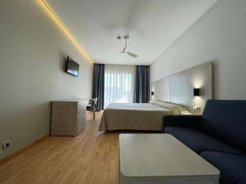 Hotel AGH Canet