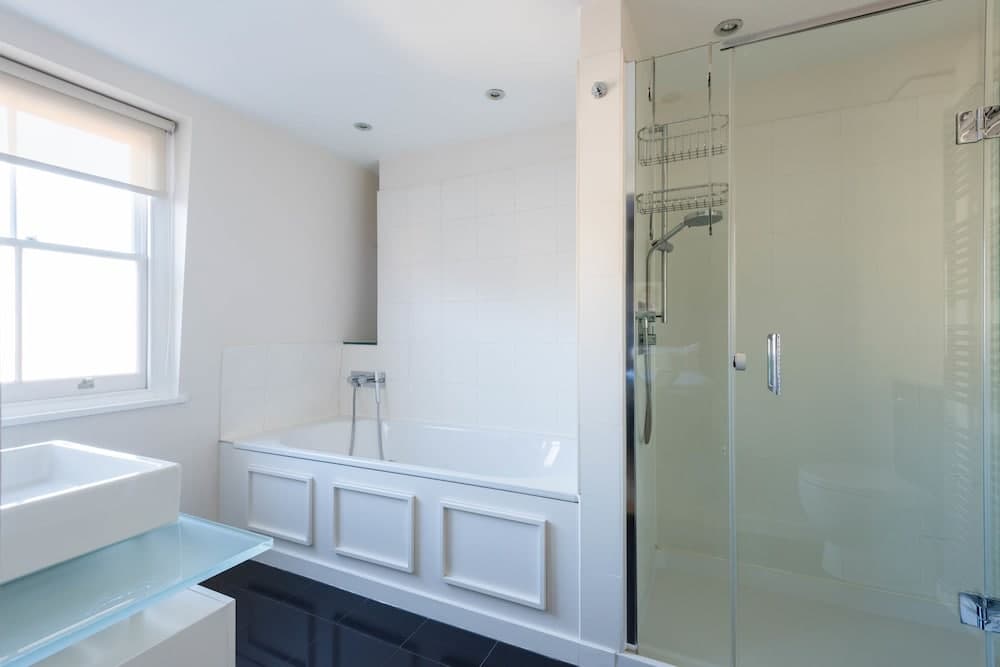The Elegant Mayfair