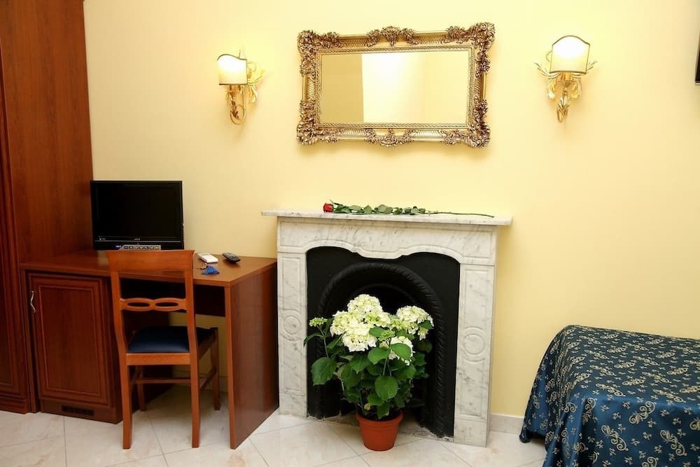 Caroline Suite
