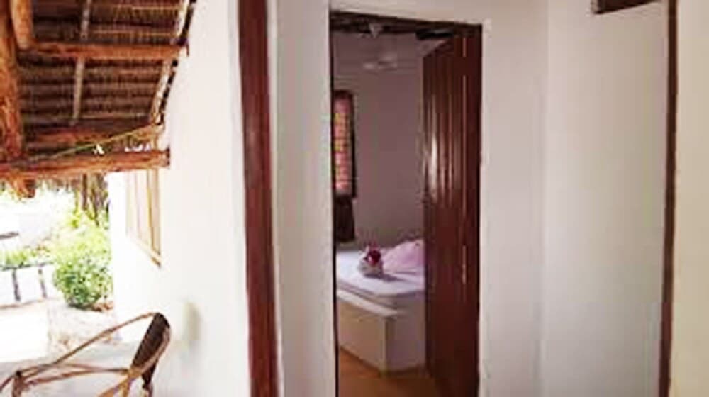 Caveman Eco Lodge