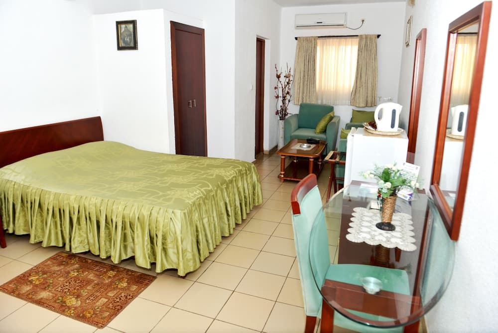 Paradise Hotel