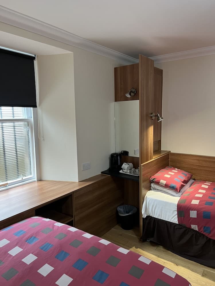 Smiths Hotel