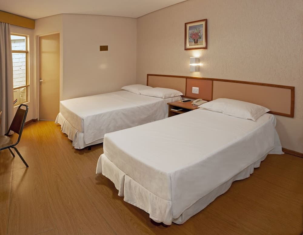 Lira Hotel