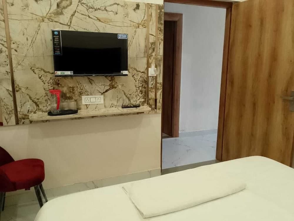 Hotel LR Delite Inn