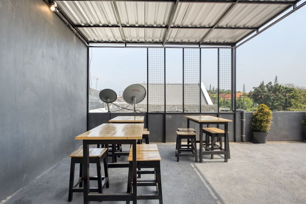 RedDoorz Syariah @ Jl. Cengger Ayam Dalam