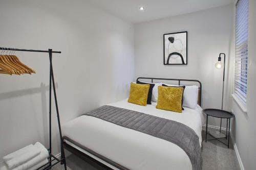 Apartment 6