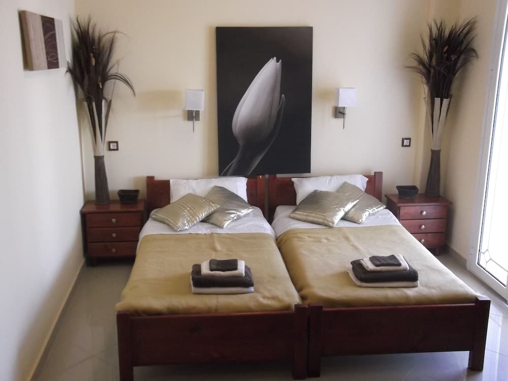 Mariana Hotel & Studios
