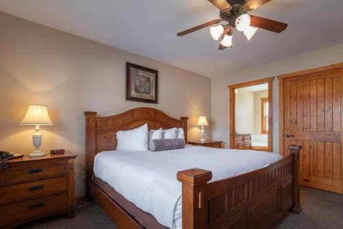 Lodges At Table Rock