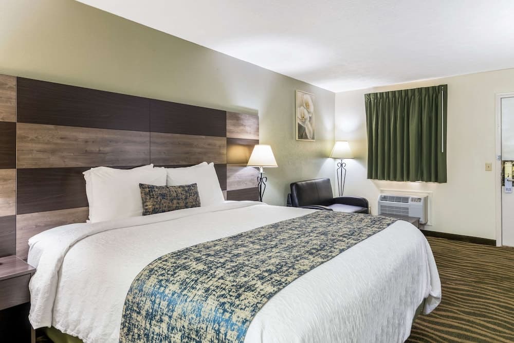 Knights Inn Cadiz