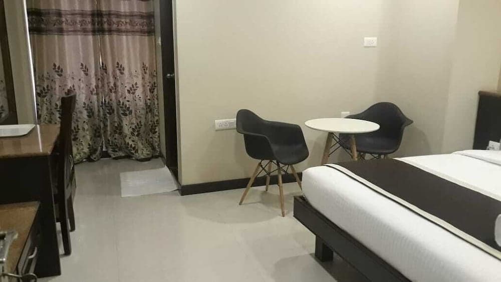 Green Valley Suites