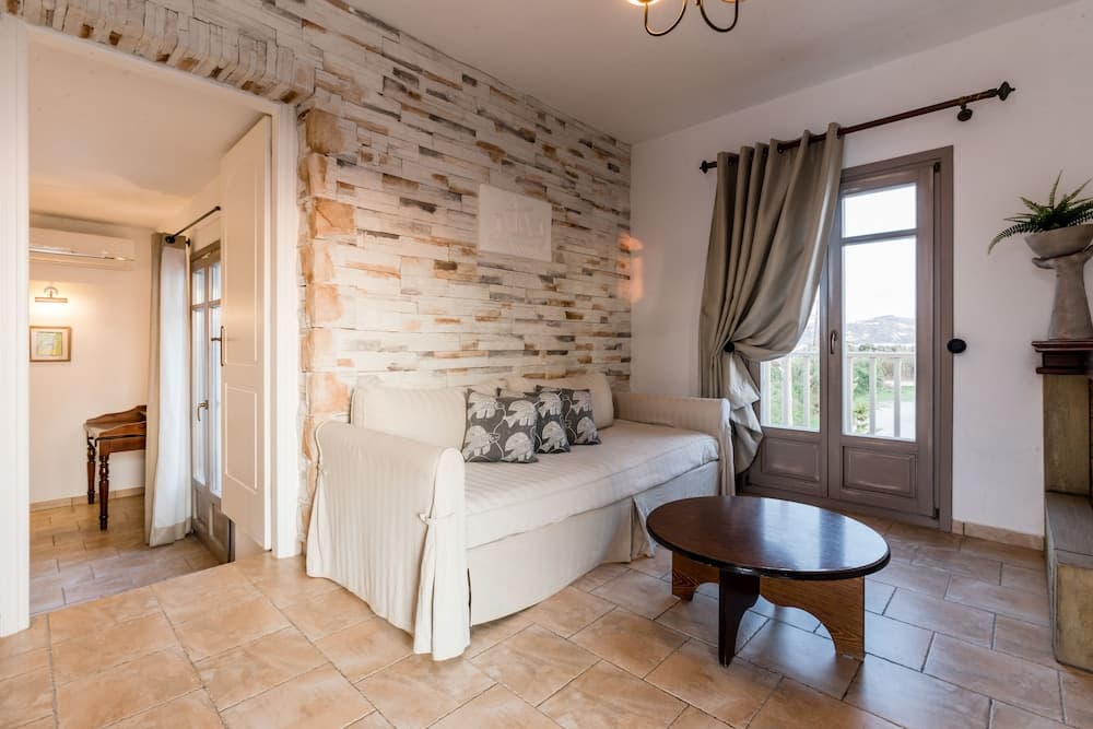 Athina Studios & Suites Naxos