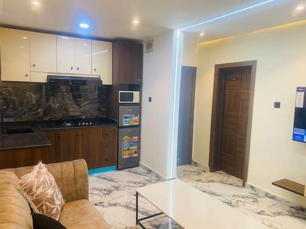 LV-21 Service Apartment M04b