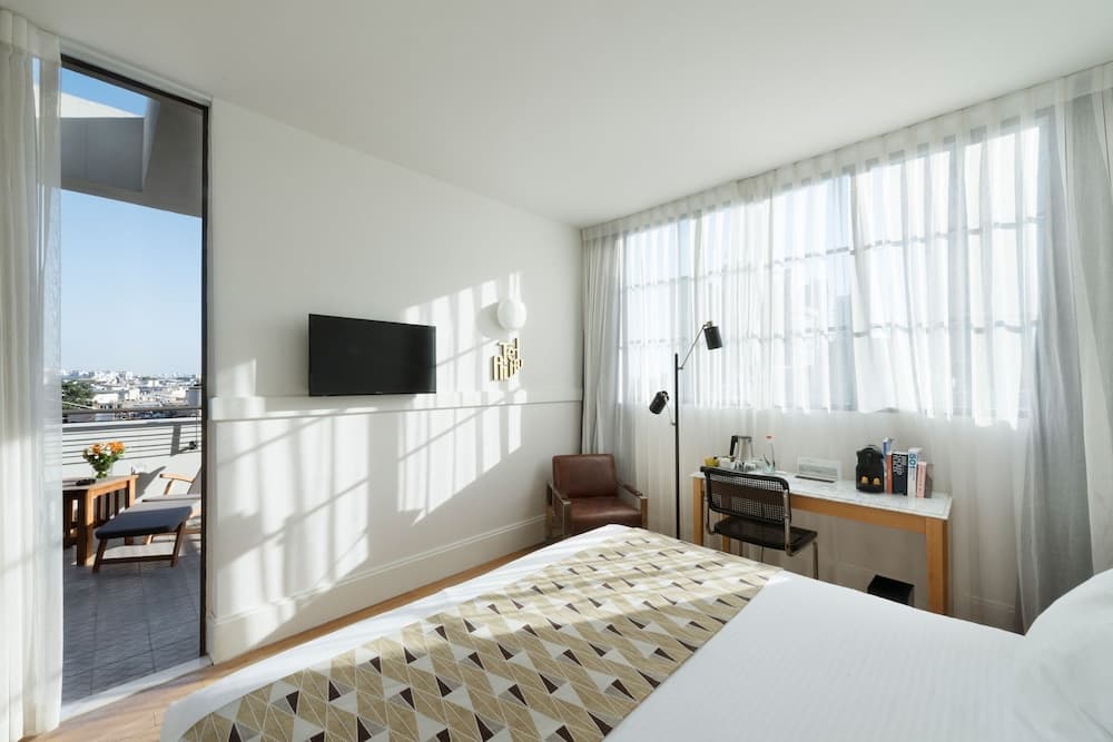 Lily & Bloom Hotel