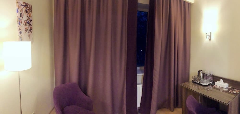 Non Stop Hotel