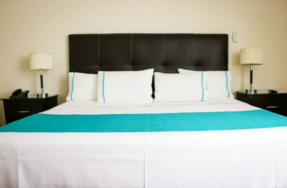 Country Hotel & Suites