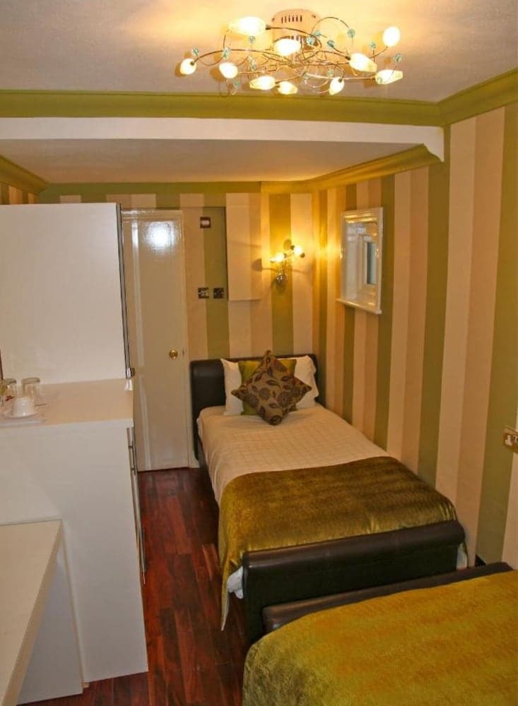 Crompton Guest House