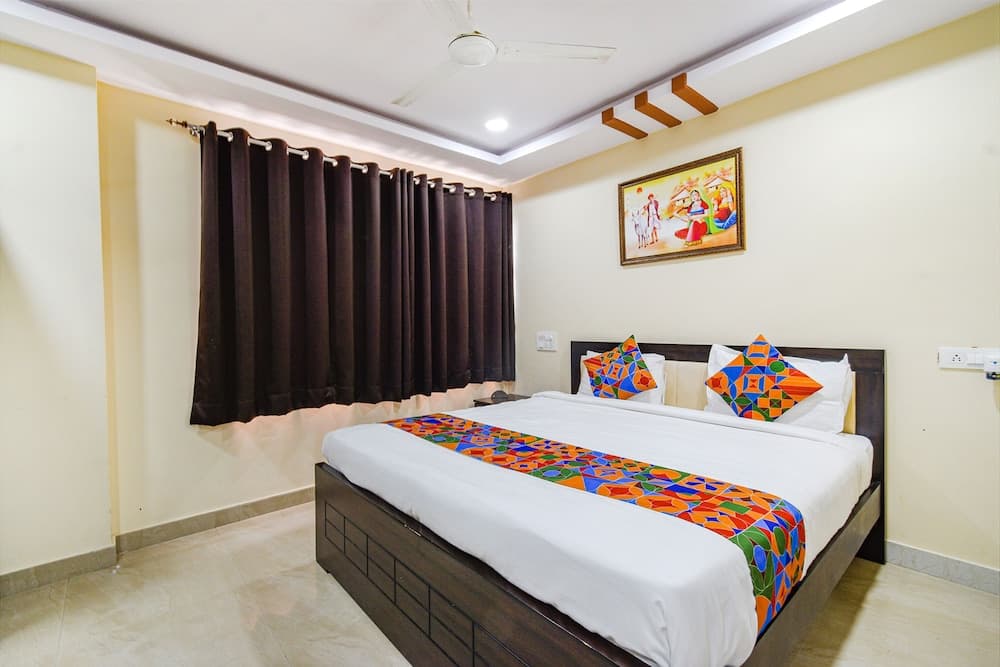 FabHotel Hitek N