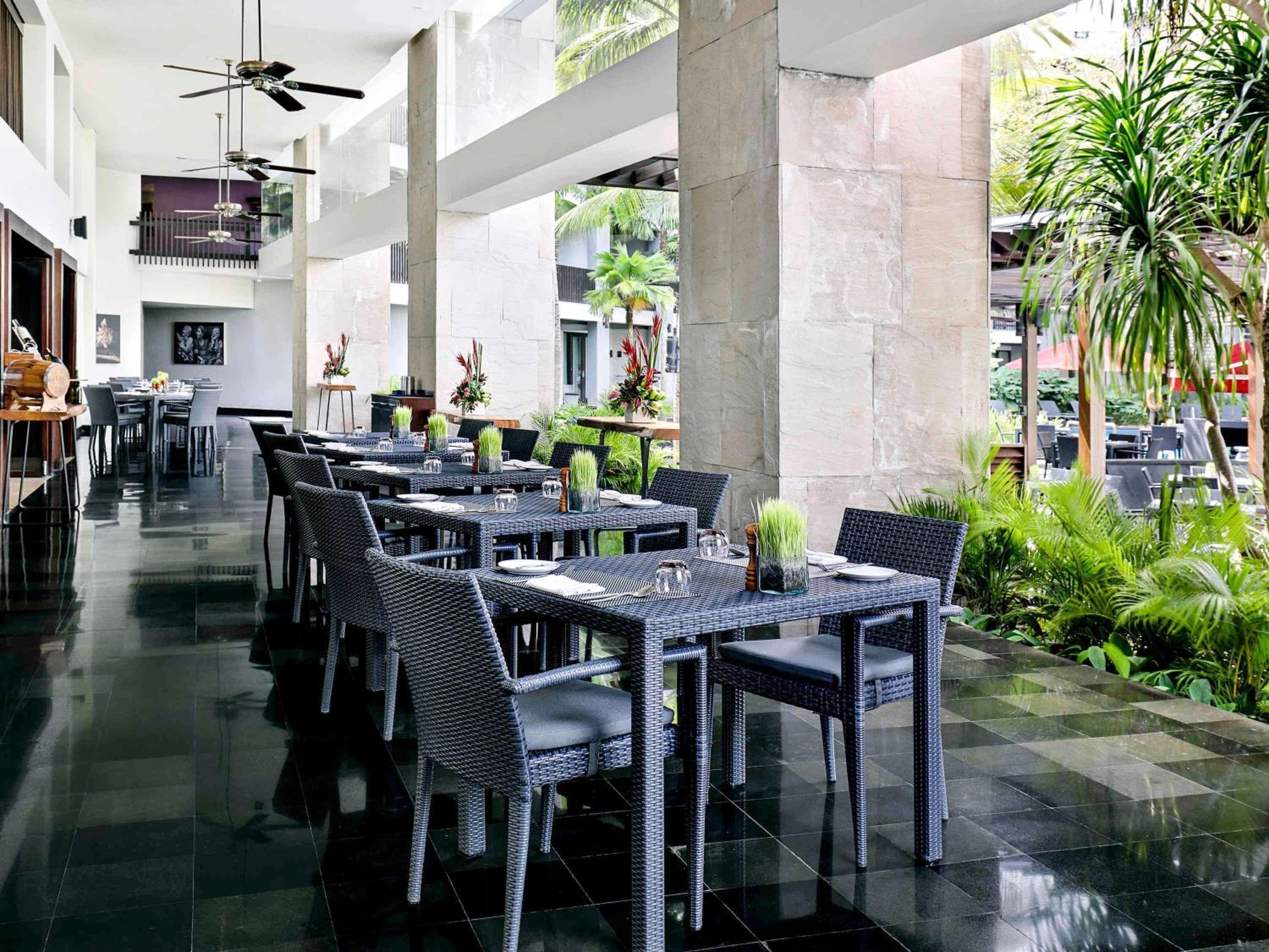 Nuitee hotel image