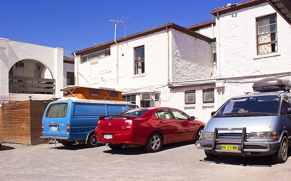 Adelaide Travellers Inn - Hostel