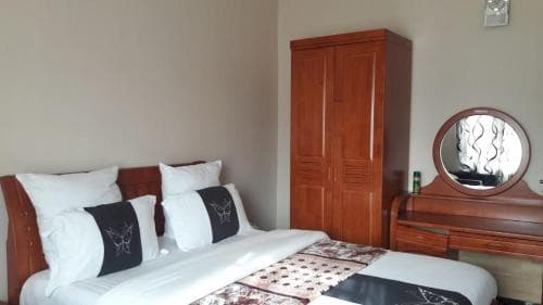 Glitz Cloud 9 Suites