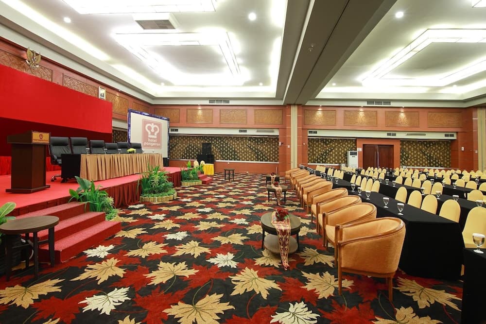 Hotel Pangeran Beach