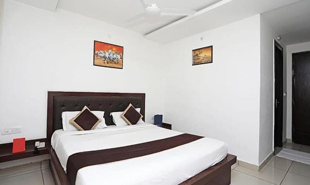 Fabhotel Taj Castle