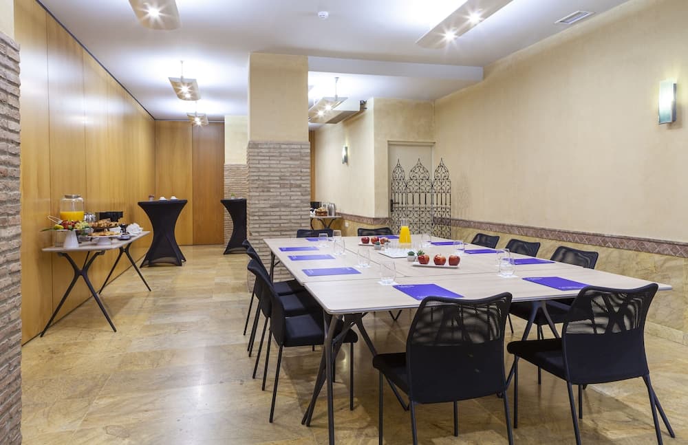 Hotel Macià Alfaros