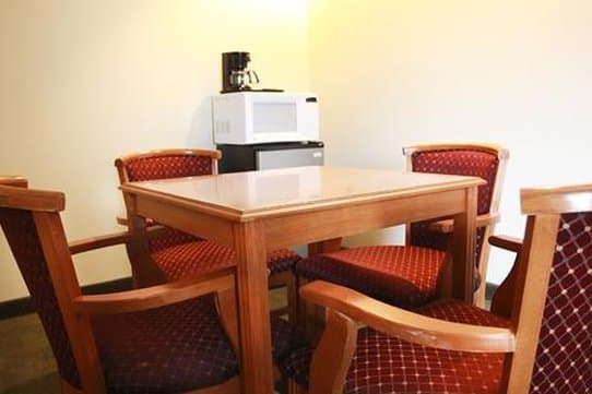 Commodore Perry Inn and Suites