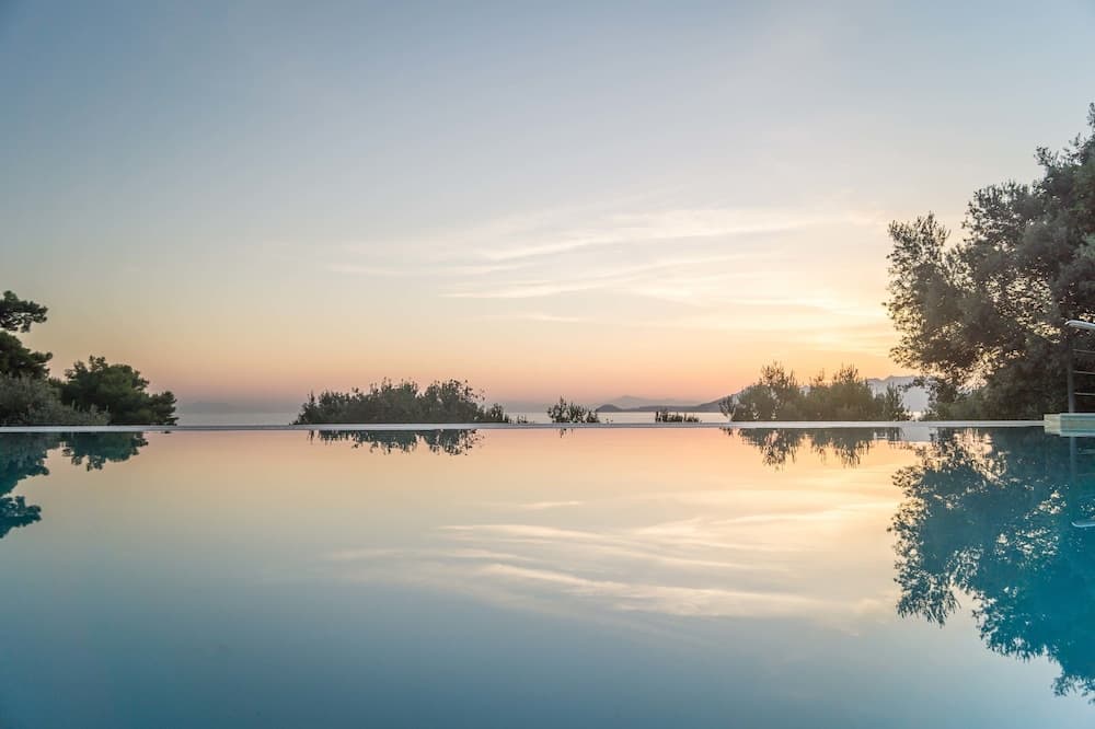Armonia Bay Hotel