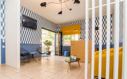 Sunshine Hotel & Studios