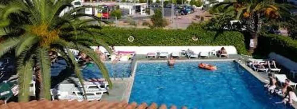 Apartamentos Tramuntana
