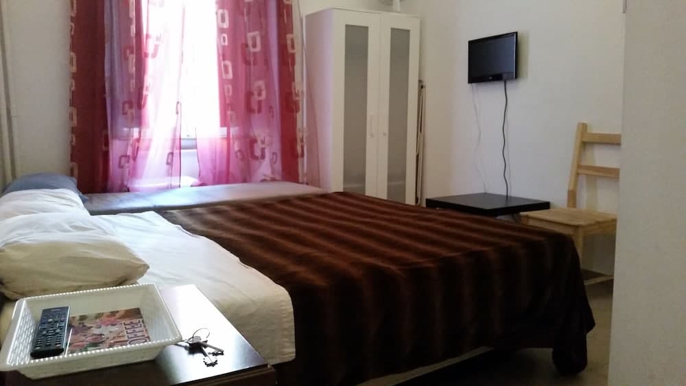 T&v House