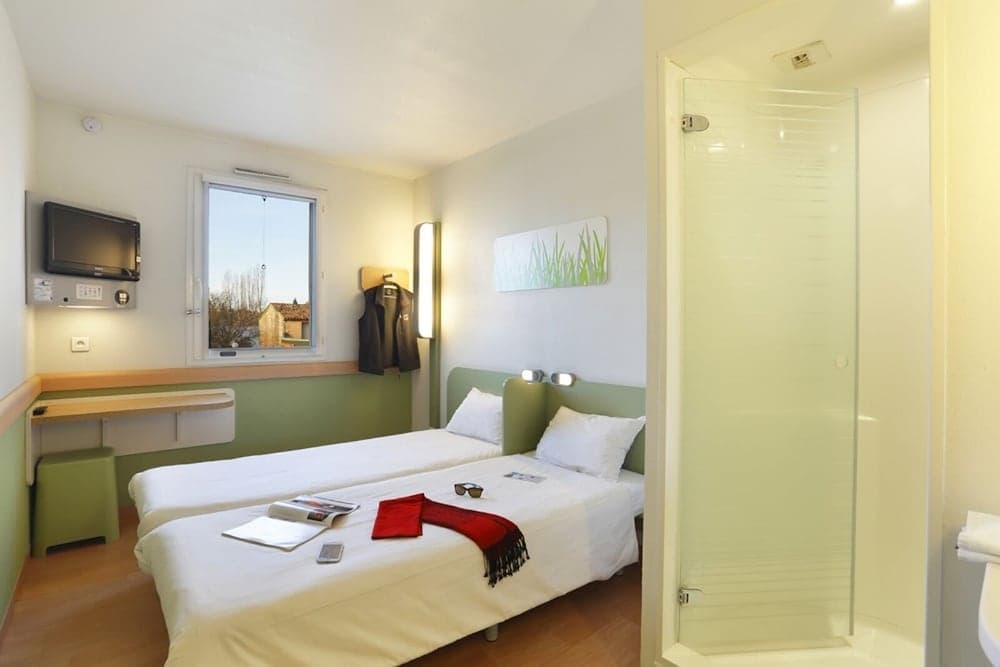 First Inn Hotel