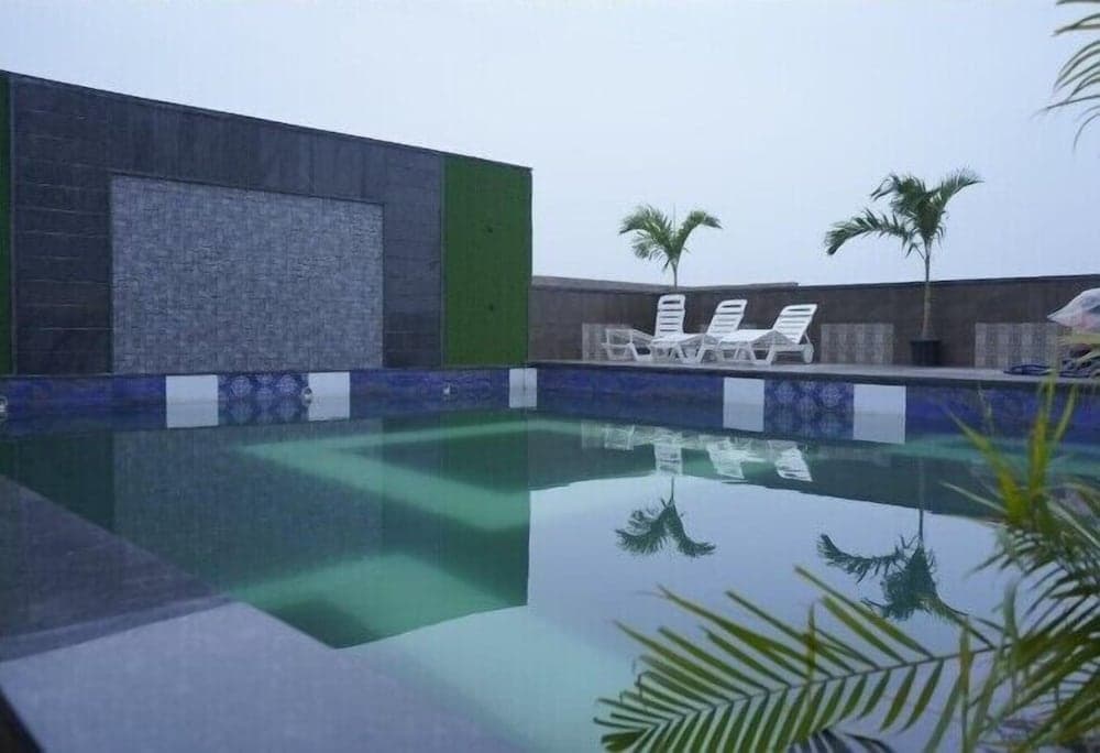 Orange Eye Resort
