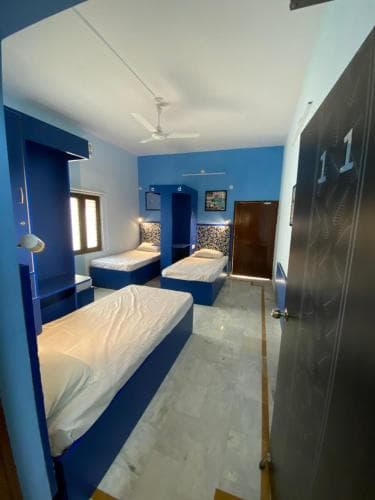 Backpackers Den