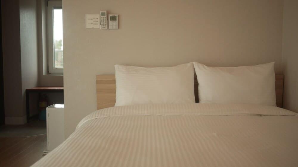 Eridu Cafe N Beds