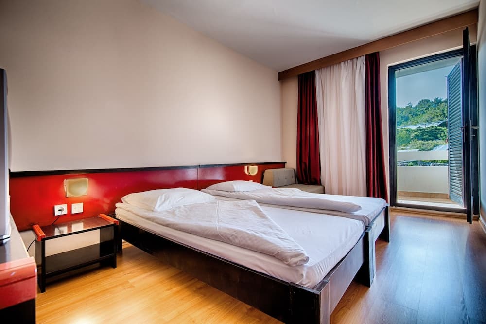 Hotel Issa