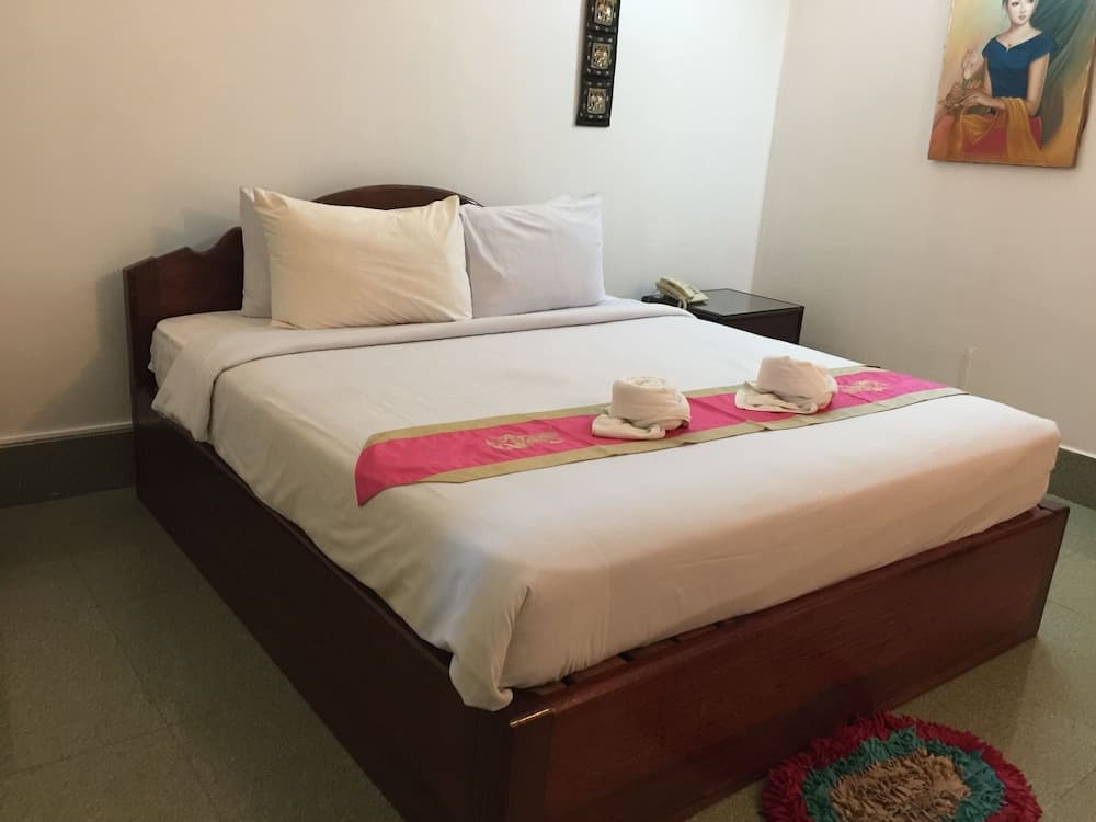 Central Night Hotel