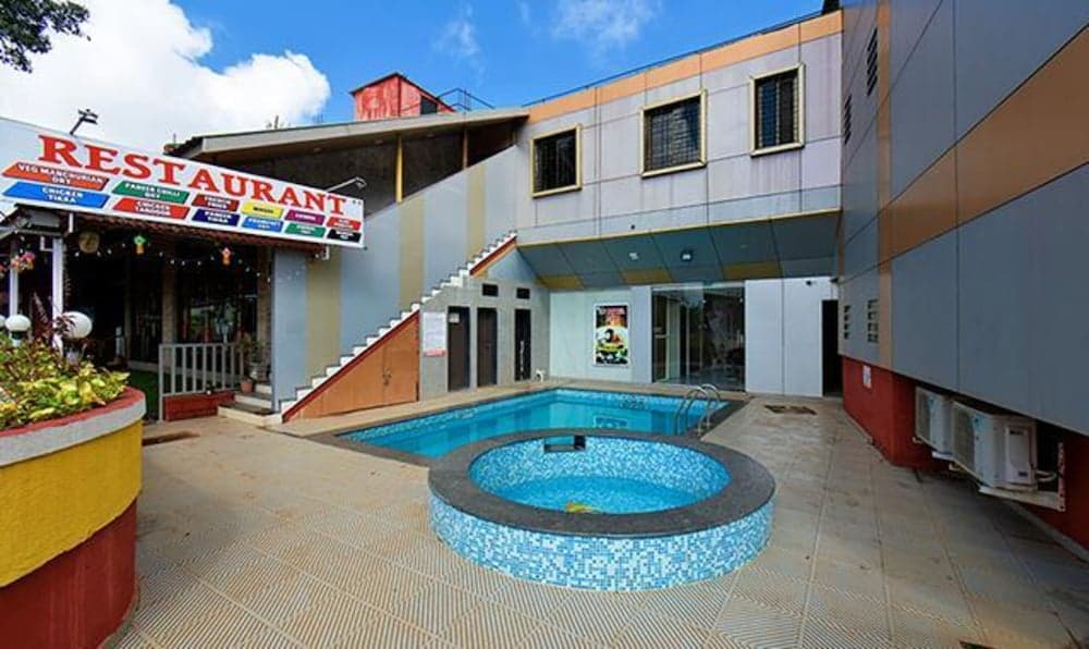Fabhotel Jk