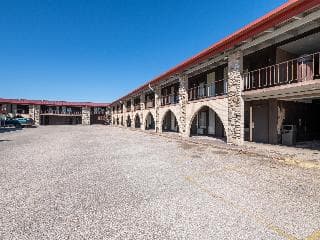 Bay City Inn