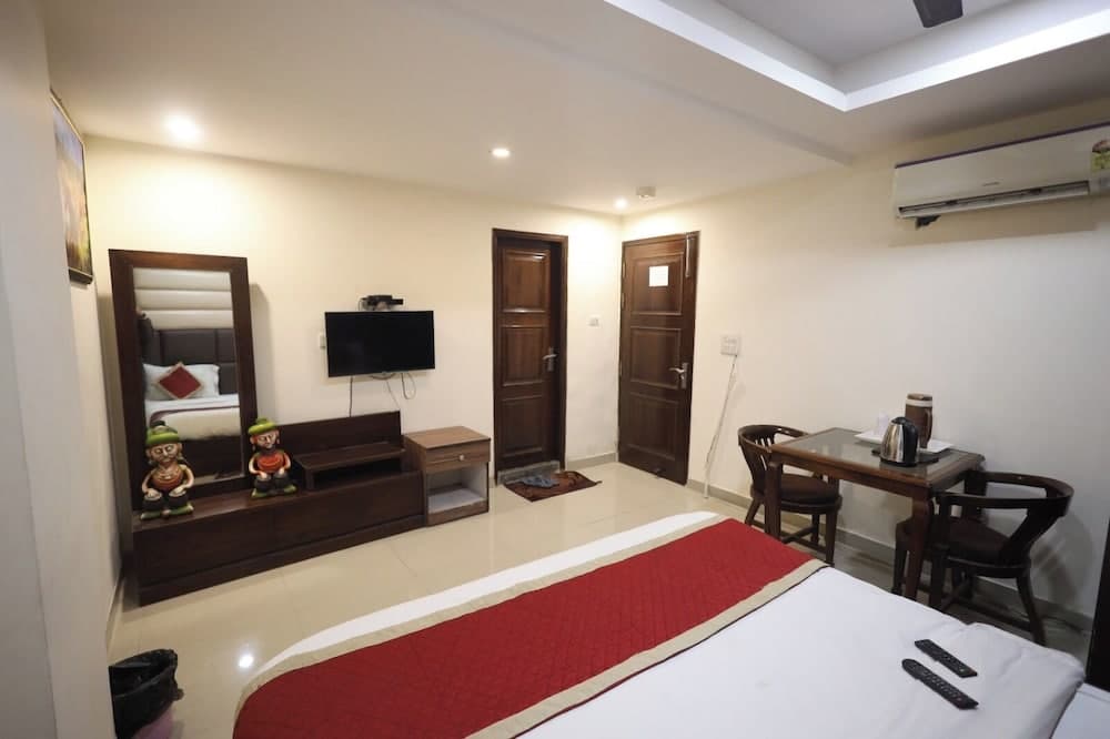 Airpot The Paramonnt Hotel