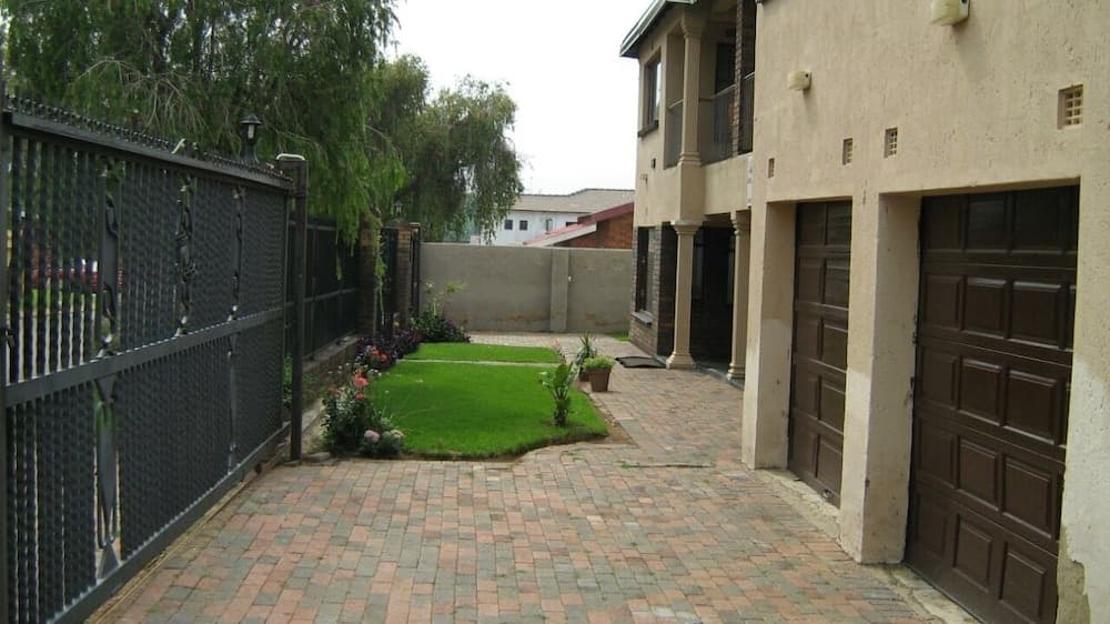 Bogadi B&B