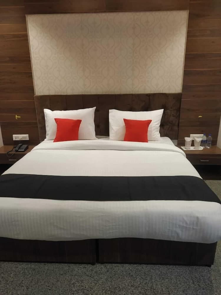 Hotel S B Excellency